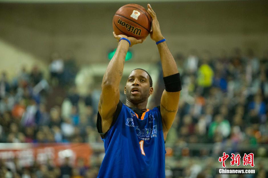 目前效力于 目前效力于